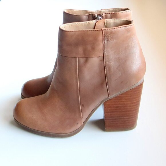 Reaction Kenneth Cole Tan Leather Round Toe Block Heel Ankle Boots / Booties 8 - Picture 12 of 16
